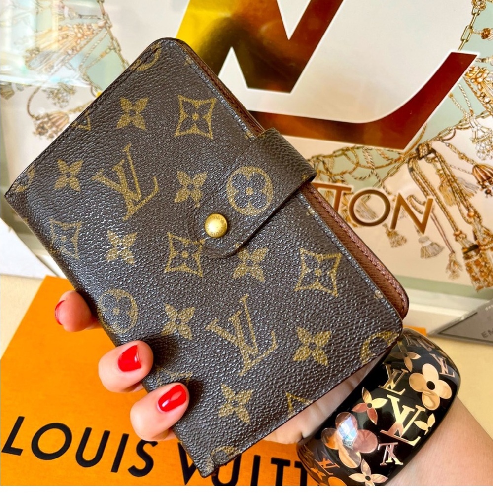 Louis Vuitton Vintage Monogram Zippy Wallet - Picture 1 of 16